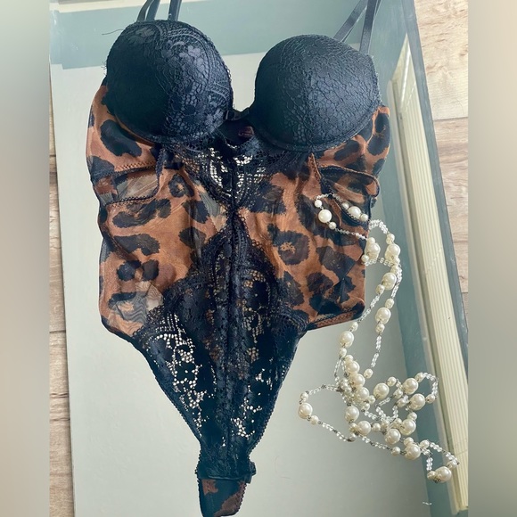 NWOT Leopard Lace Teddy - Black Fuschia, Secret Lace with cut outs - Picture 7 of 10